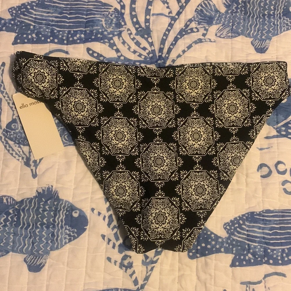 Ella Moss Medallion Melody Reversible Bottom - Picture 5 of 10